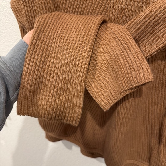 Aritzia Babaton wool blend sweater - Picture 4 of 8